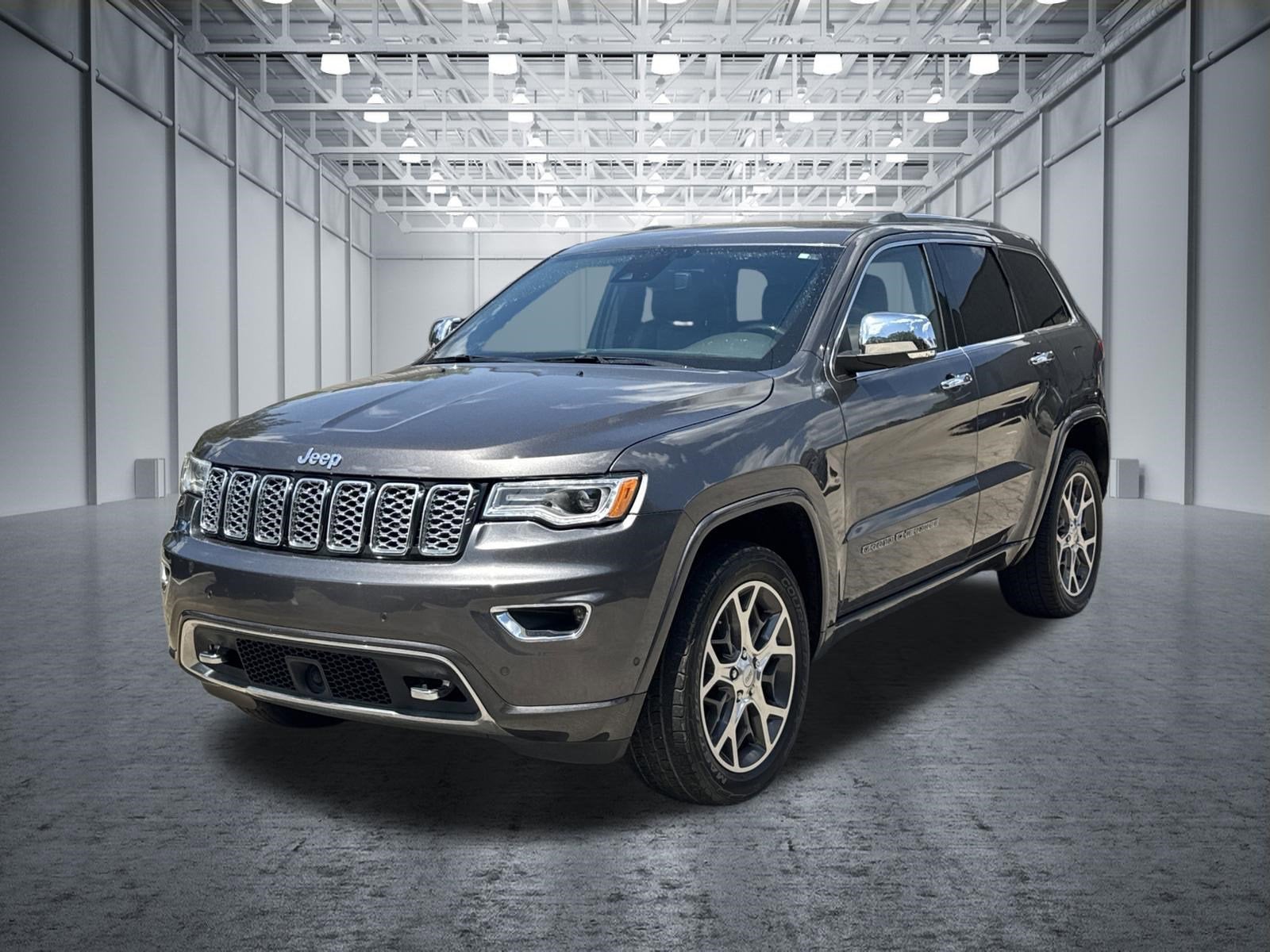 2019 Jeep Grand Cherokee Overland's photo