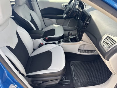 2019 Jeep Compass Latitude w/Sun/Wheel Pkg