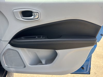 2019 Jeep Compass Latitude w/Sun/Wheel Pkg
