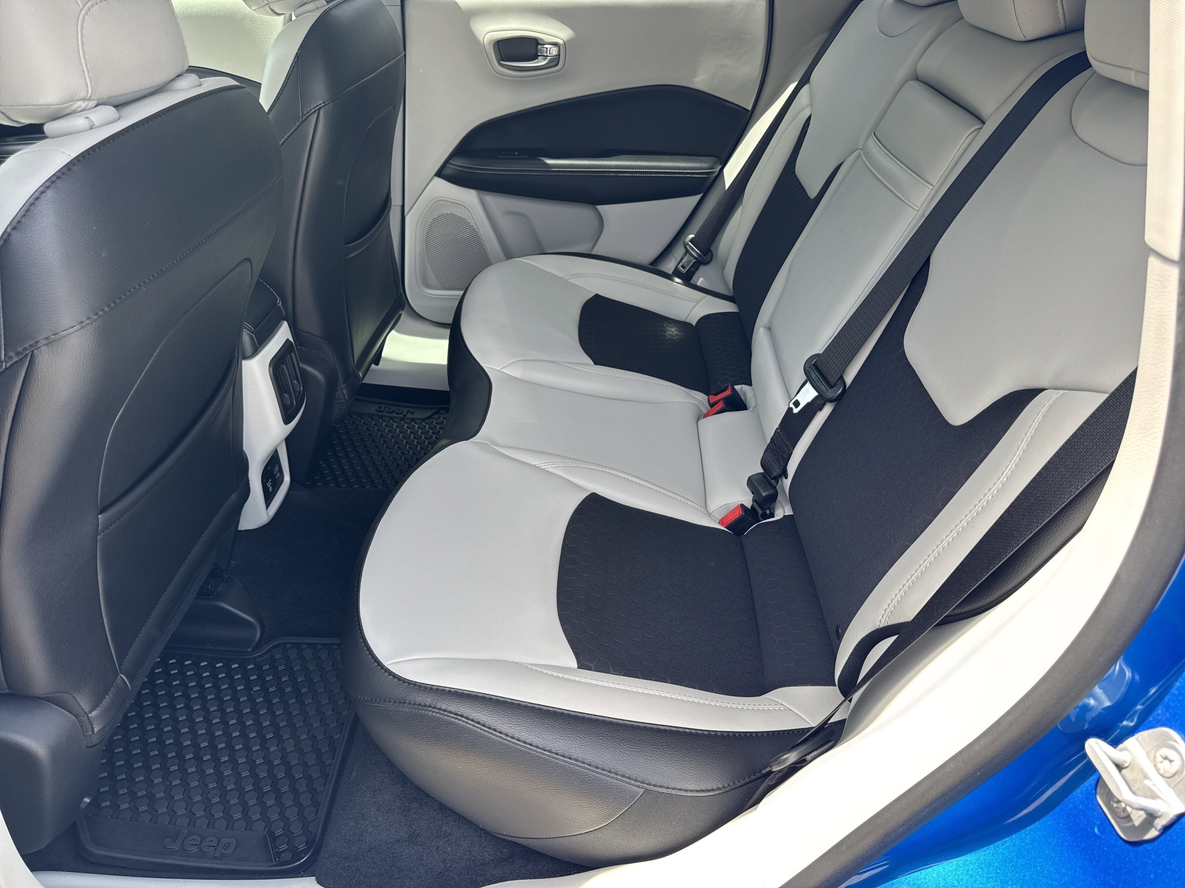 2019 Jeep Compass Latitude w/Sun/Wheel Pkg