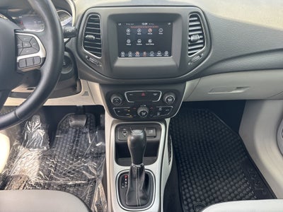 2019 Jeep Compass Latitude w/Sun/Wheel Pkg