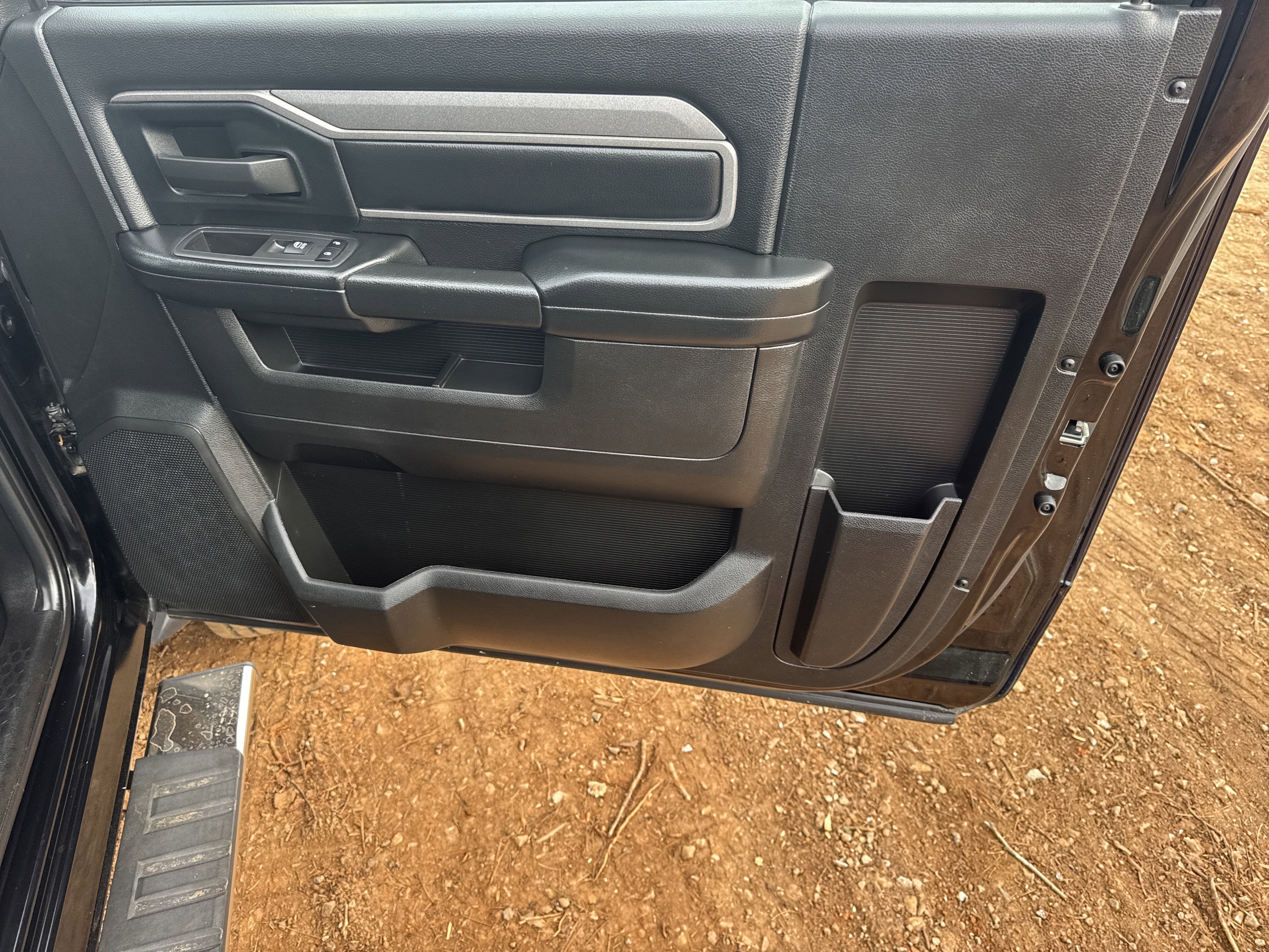 2023 RAM 5500 Chassis Cab Flatbed SLT