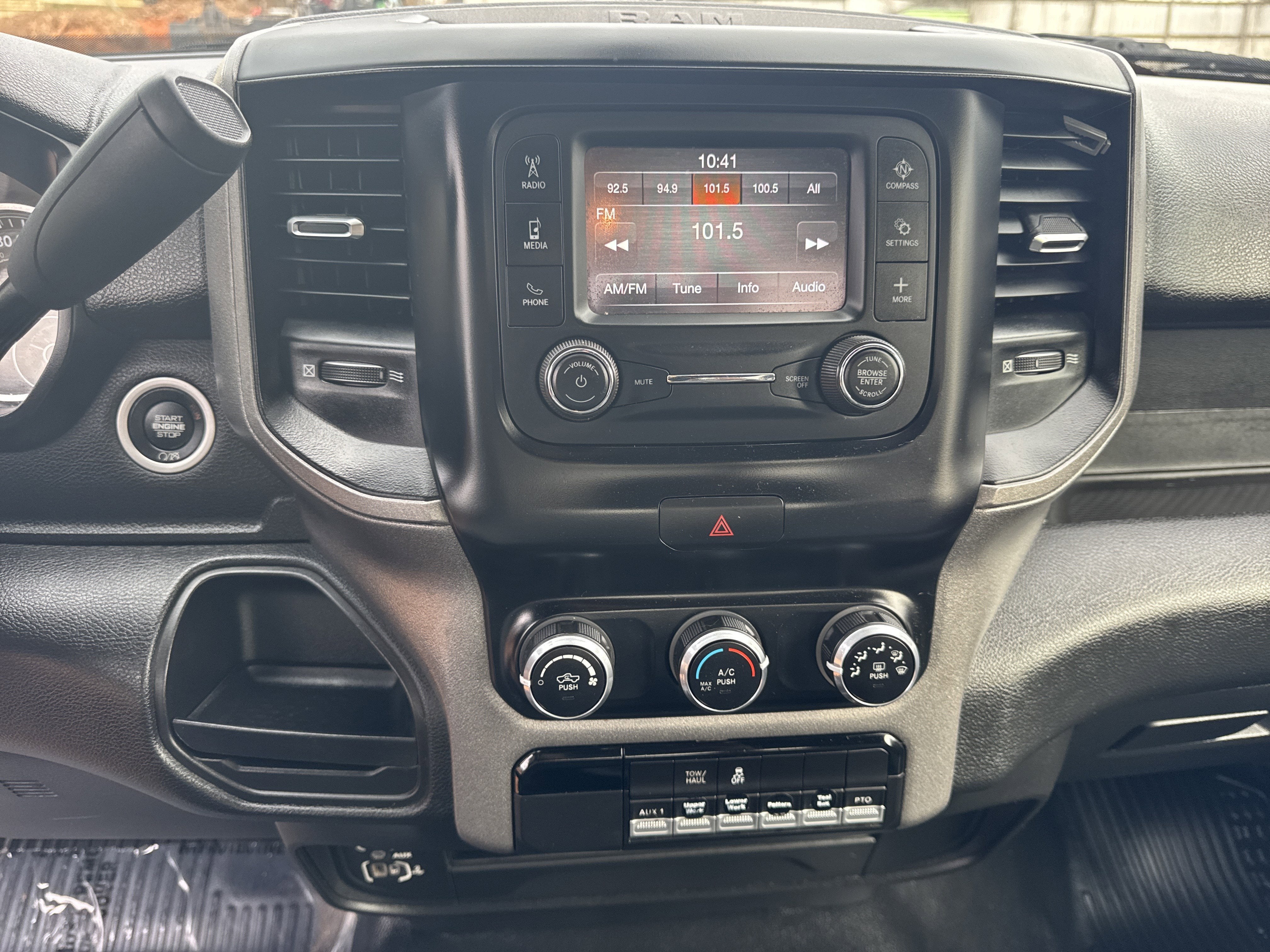 2023 RAM 5500 Chassis Cab Flatbed SLT