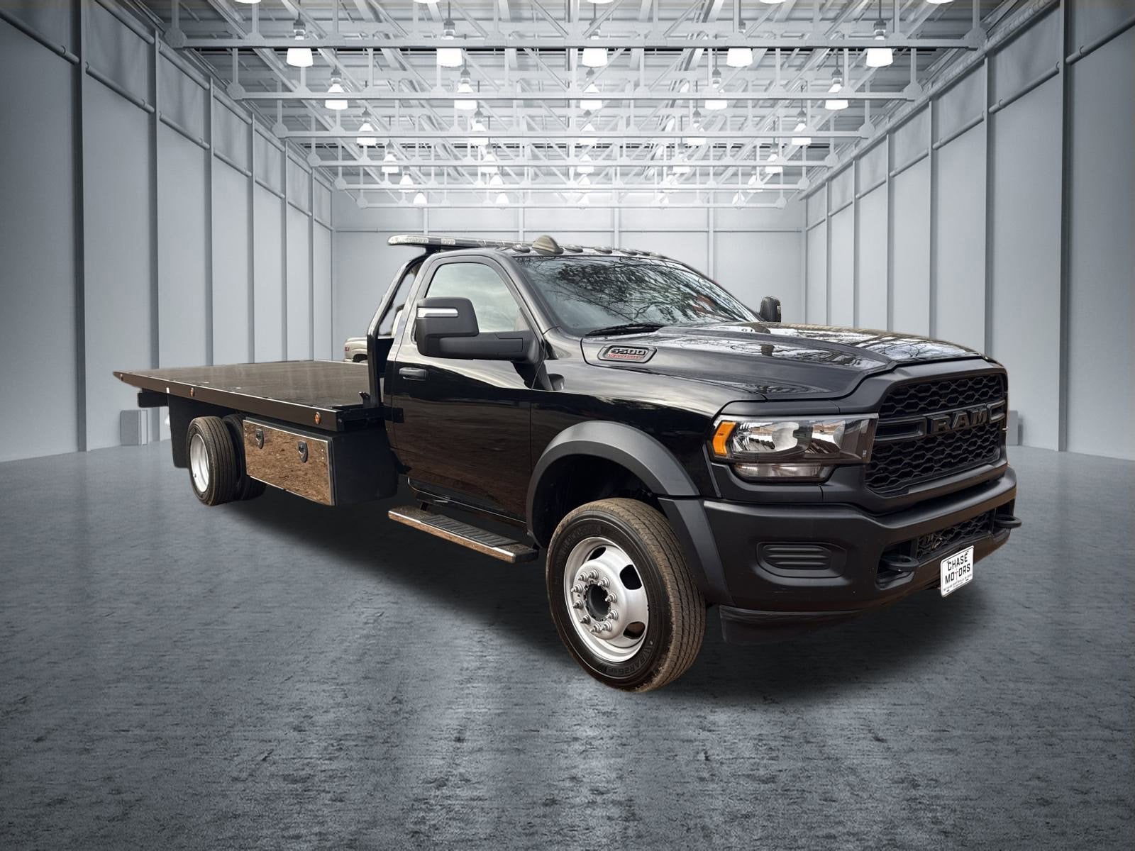 2023 RAM 5500 Chassis Cab Flatbed SLT