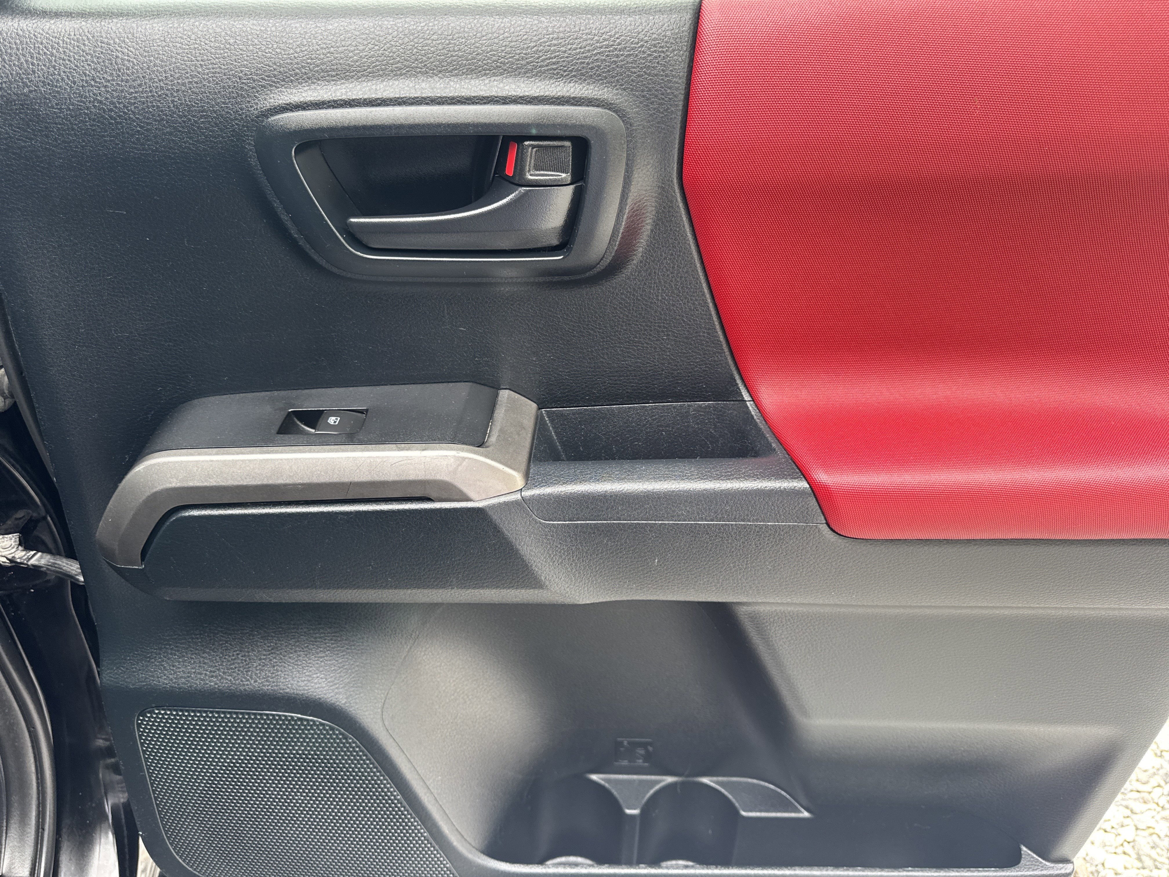 2016 Toyota Tacoma SR5