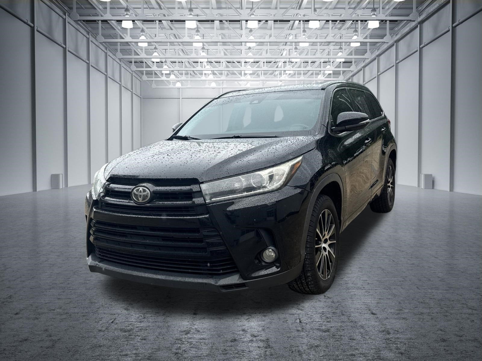 2017 Toyota Highlander SE