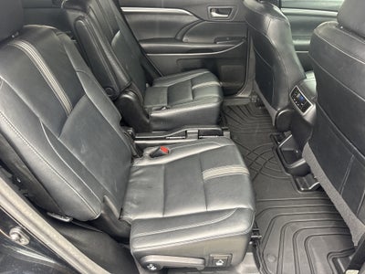 2017 Toyota Highlander SE
