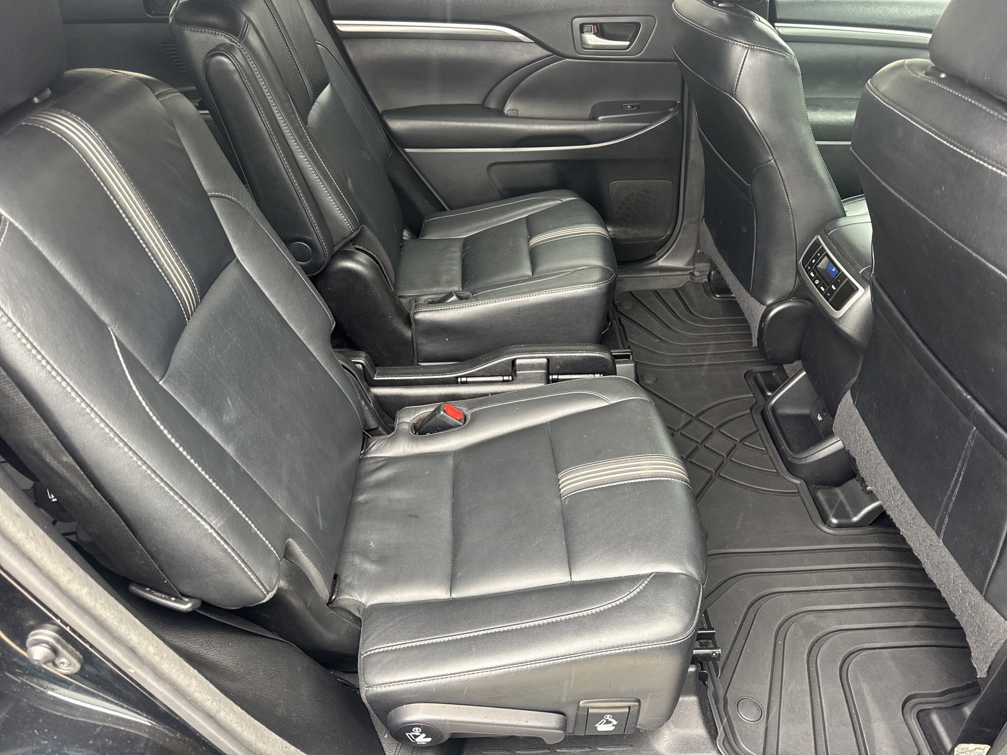 2017 Toyota Highlander SE