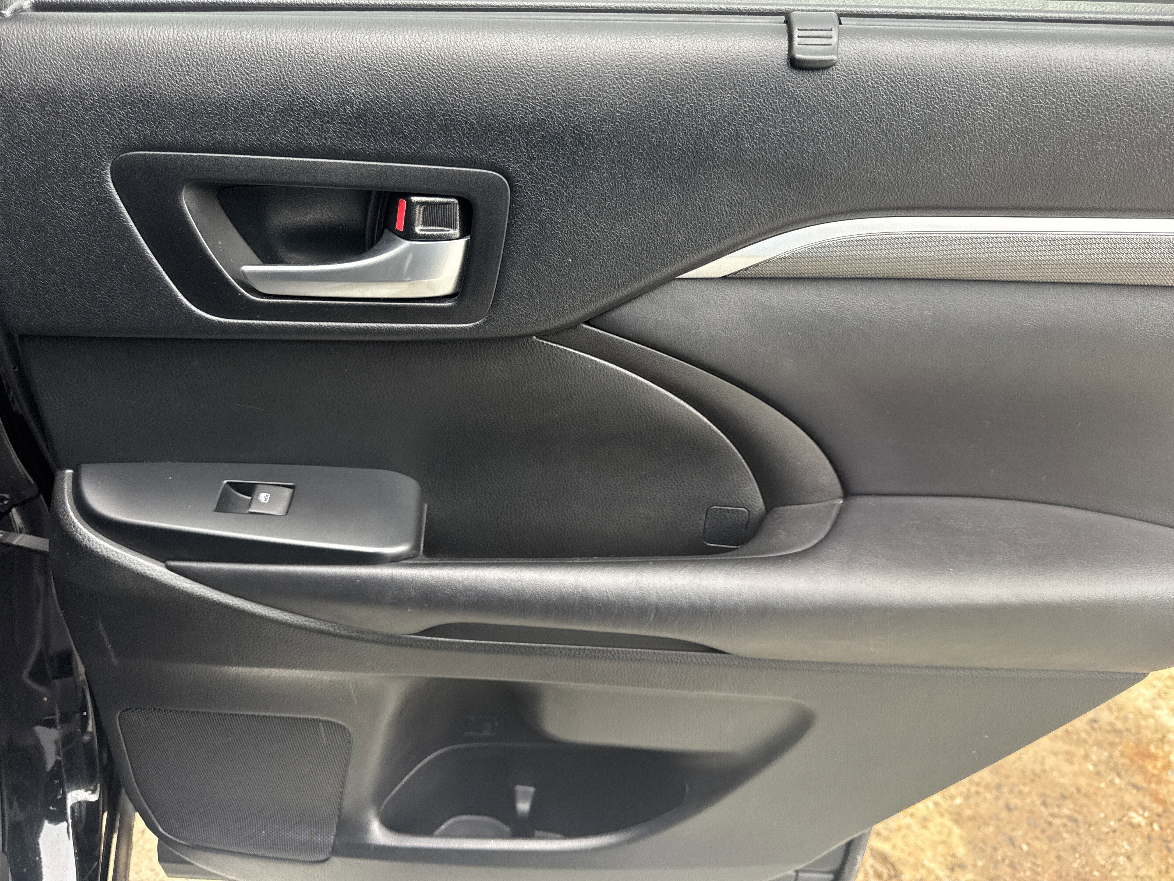 2017 Toyota Highlander SE