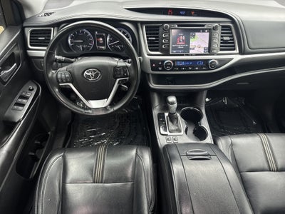 2017 Toyota Highlander SE