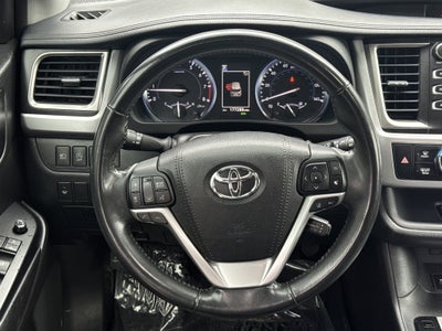 2017 Toyota Highlander SE