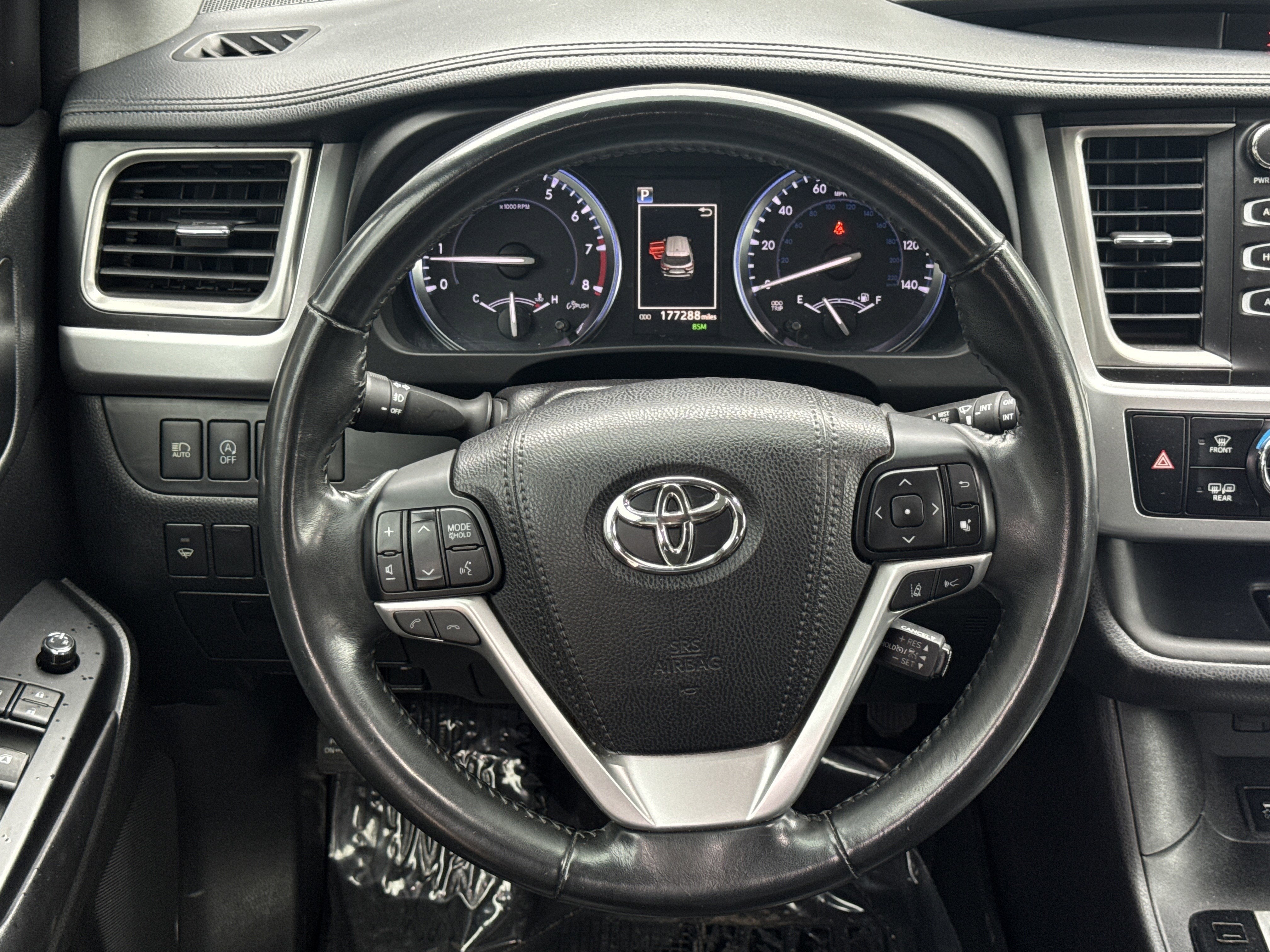 2017 Toyota Highlander SE
