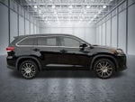 2017 Toyota Highlander SE