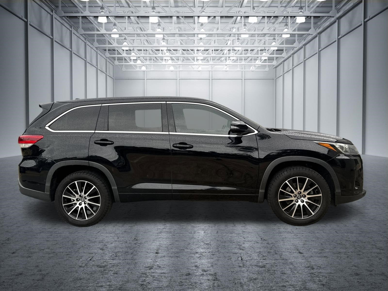 2017 Toyota Highlander SE