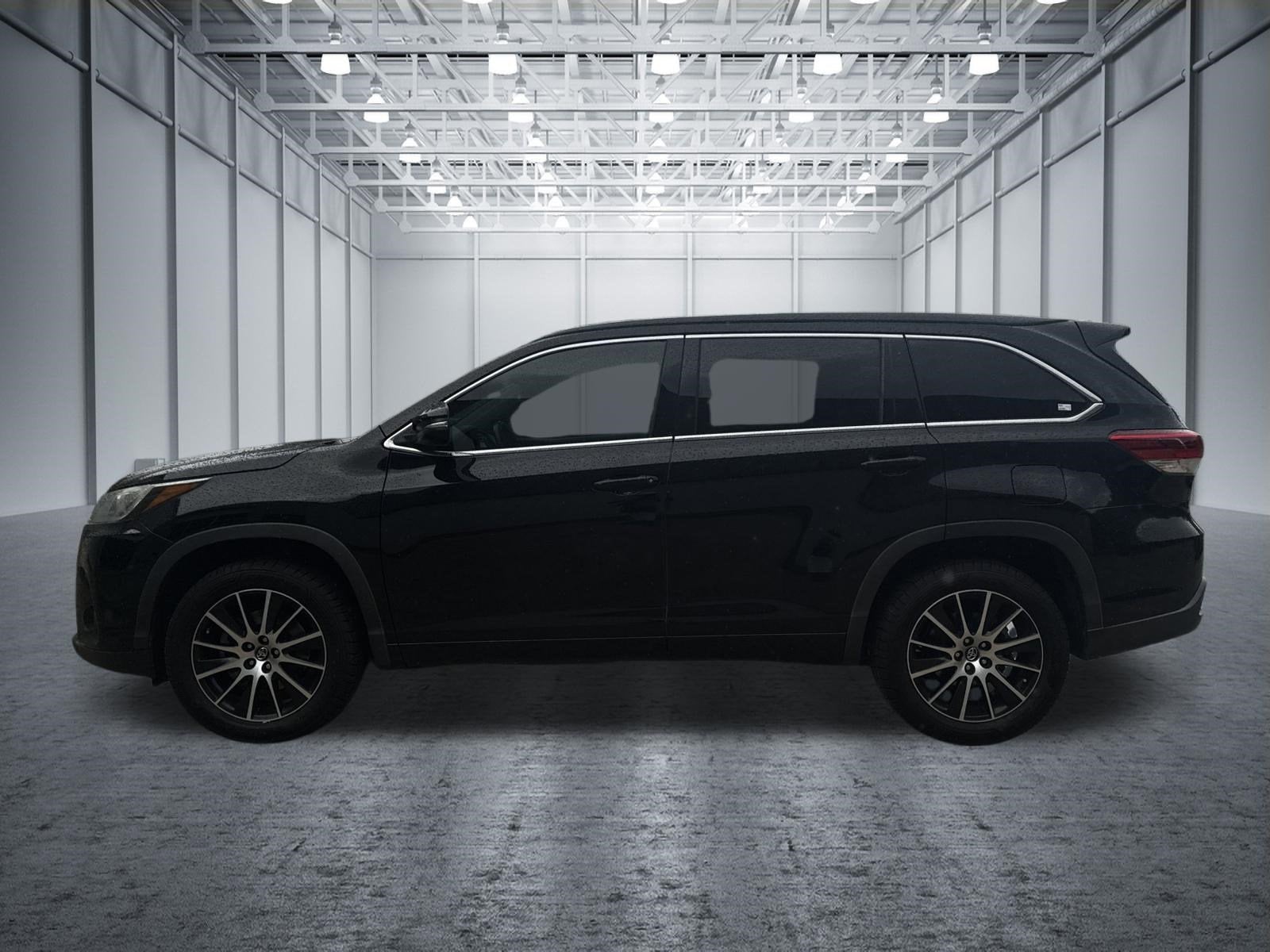 2017 Toyota Highlander SE