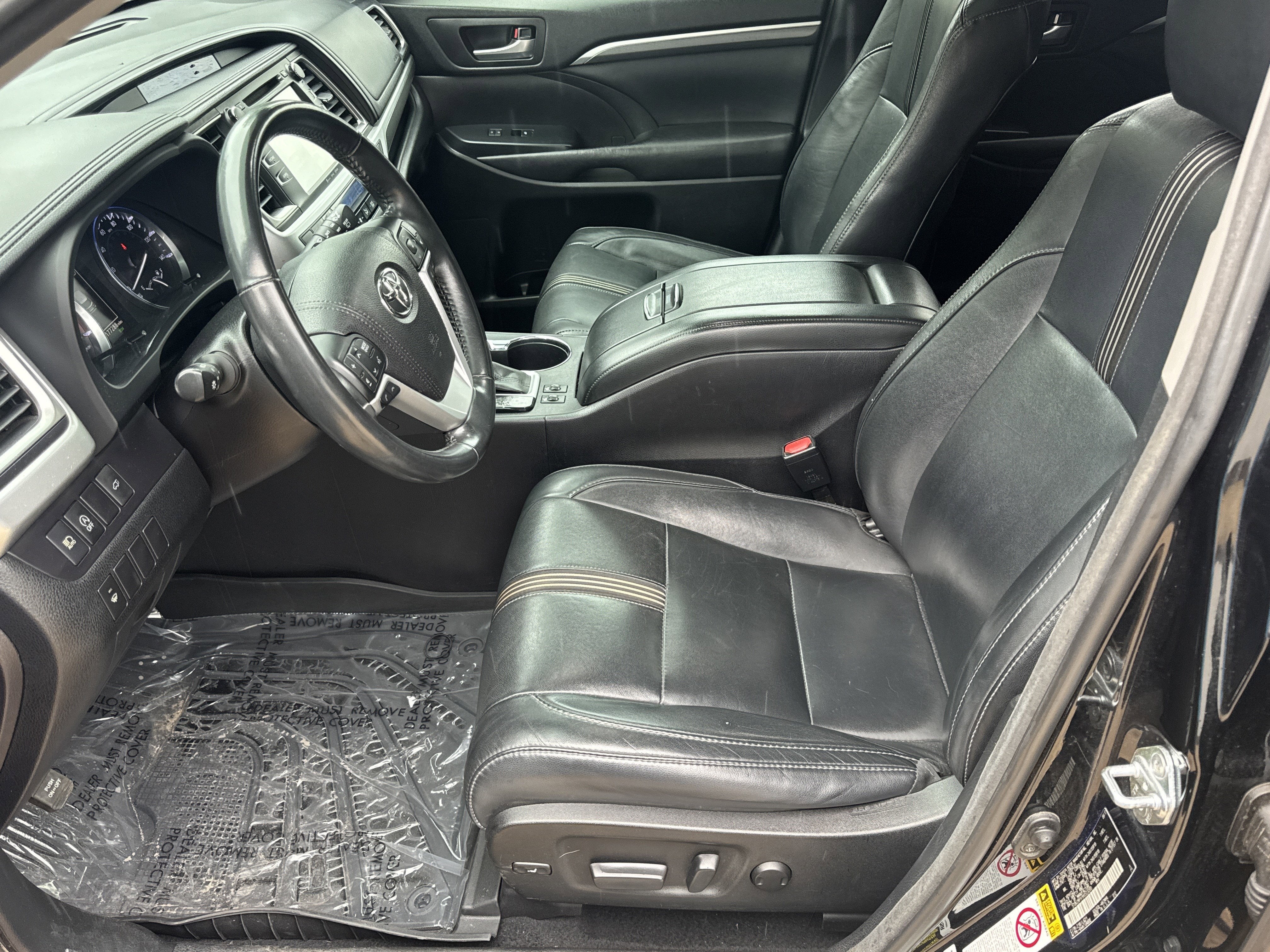 2017 Toyota Highlander SE