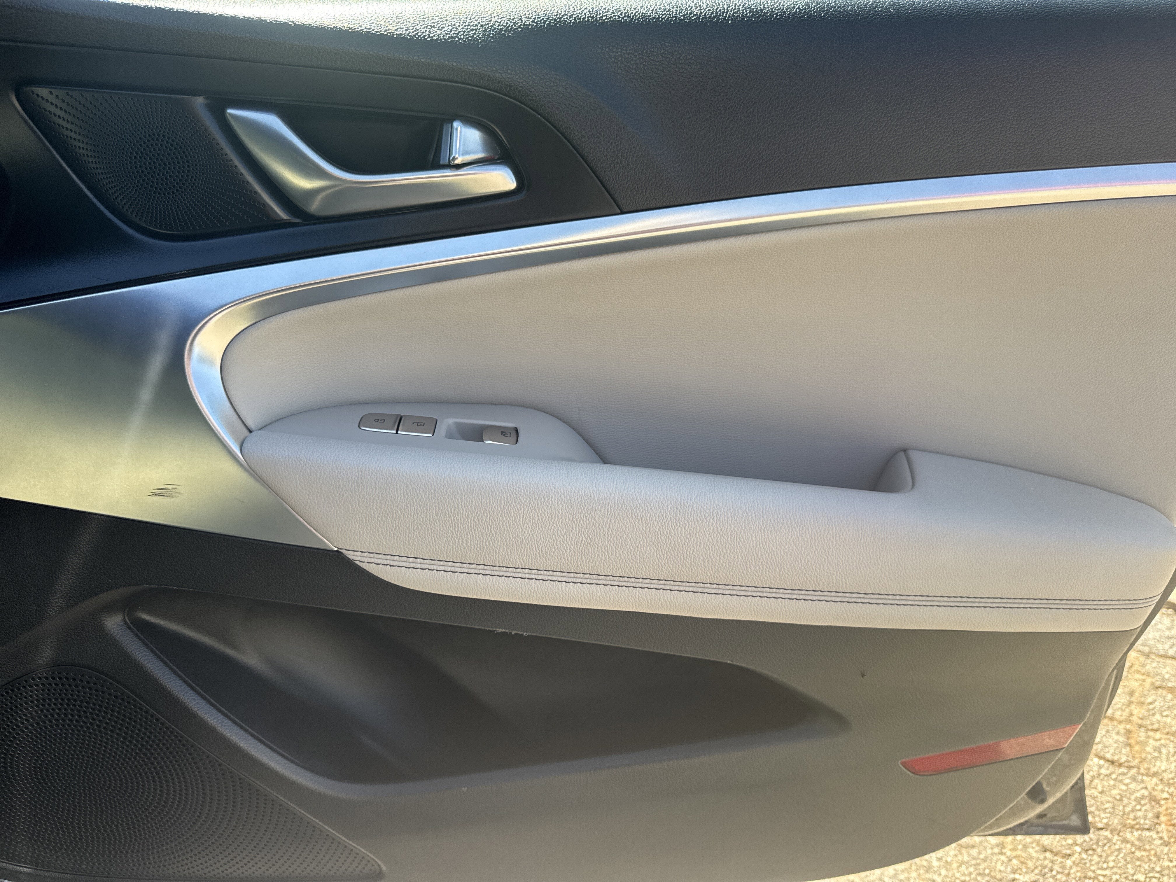 2022 Genesis G70 2.0T