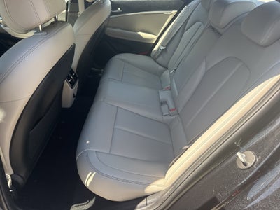 2022 Genesis G70 2.0T