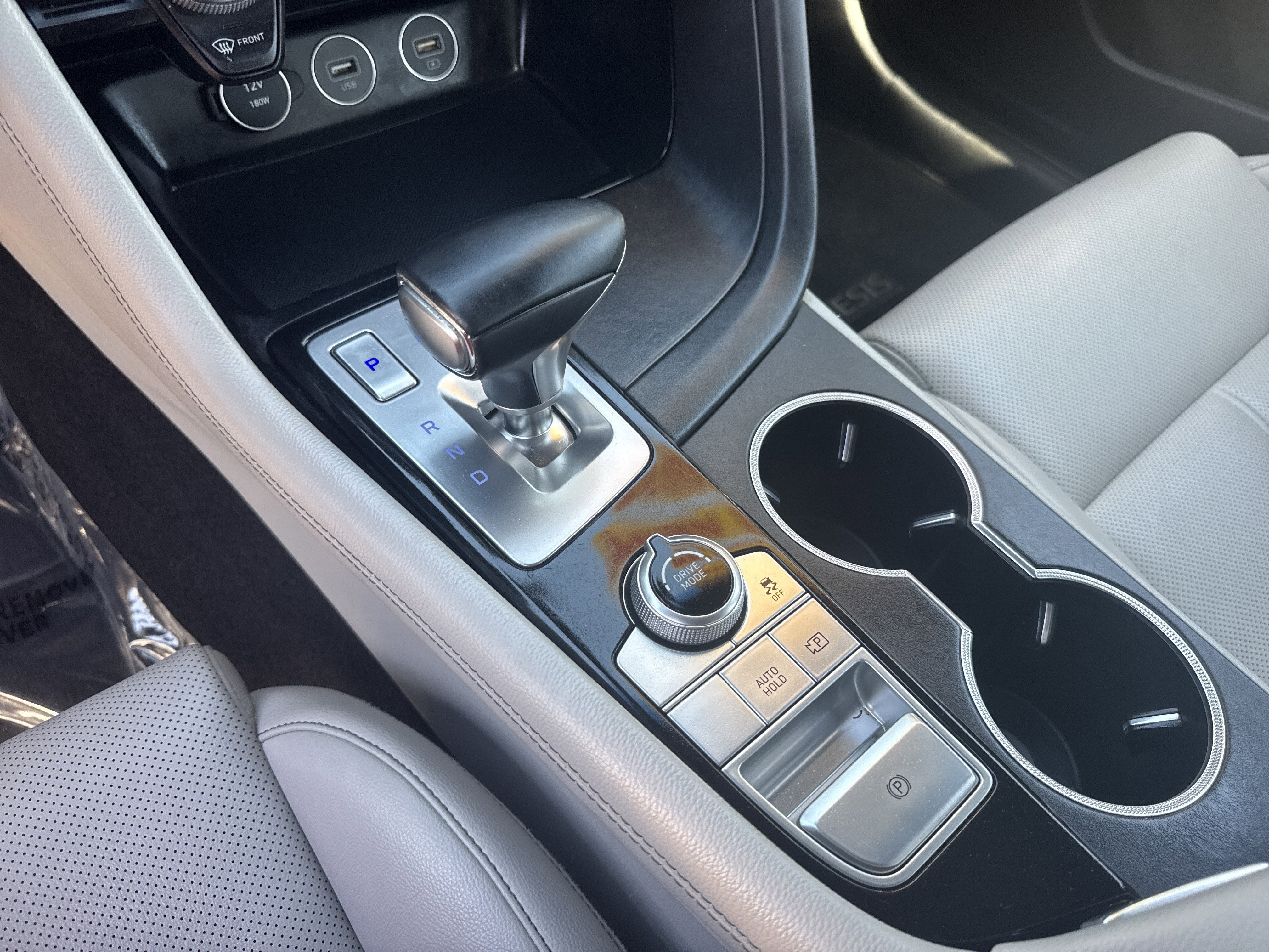 2022 Genesis G70 2.0T