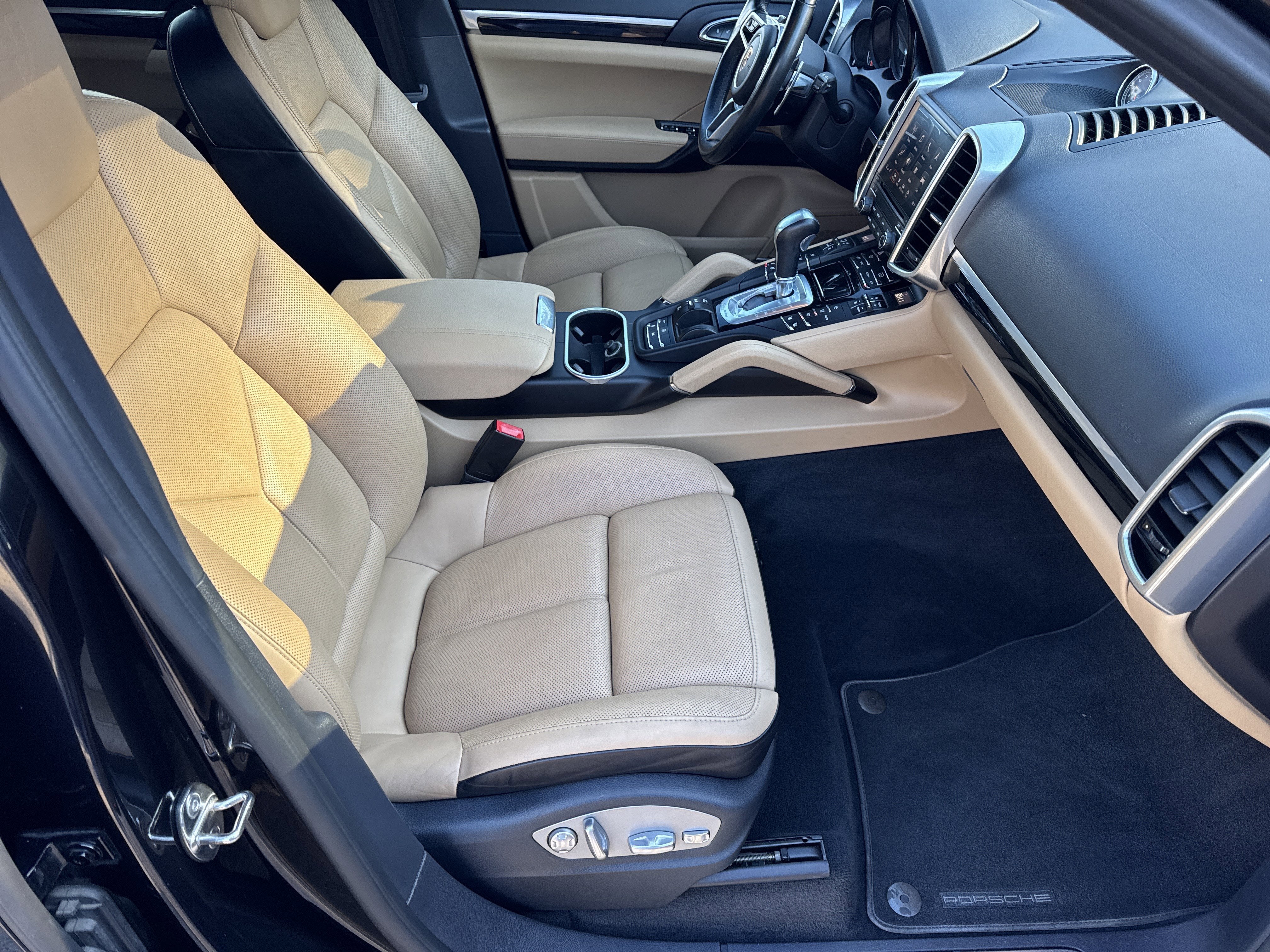 2017 Porsche Cayenne Base