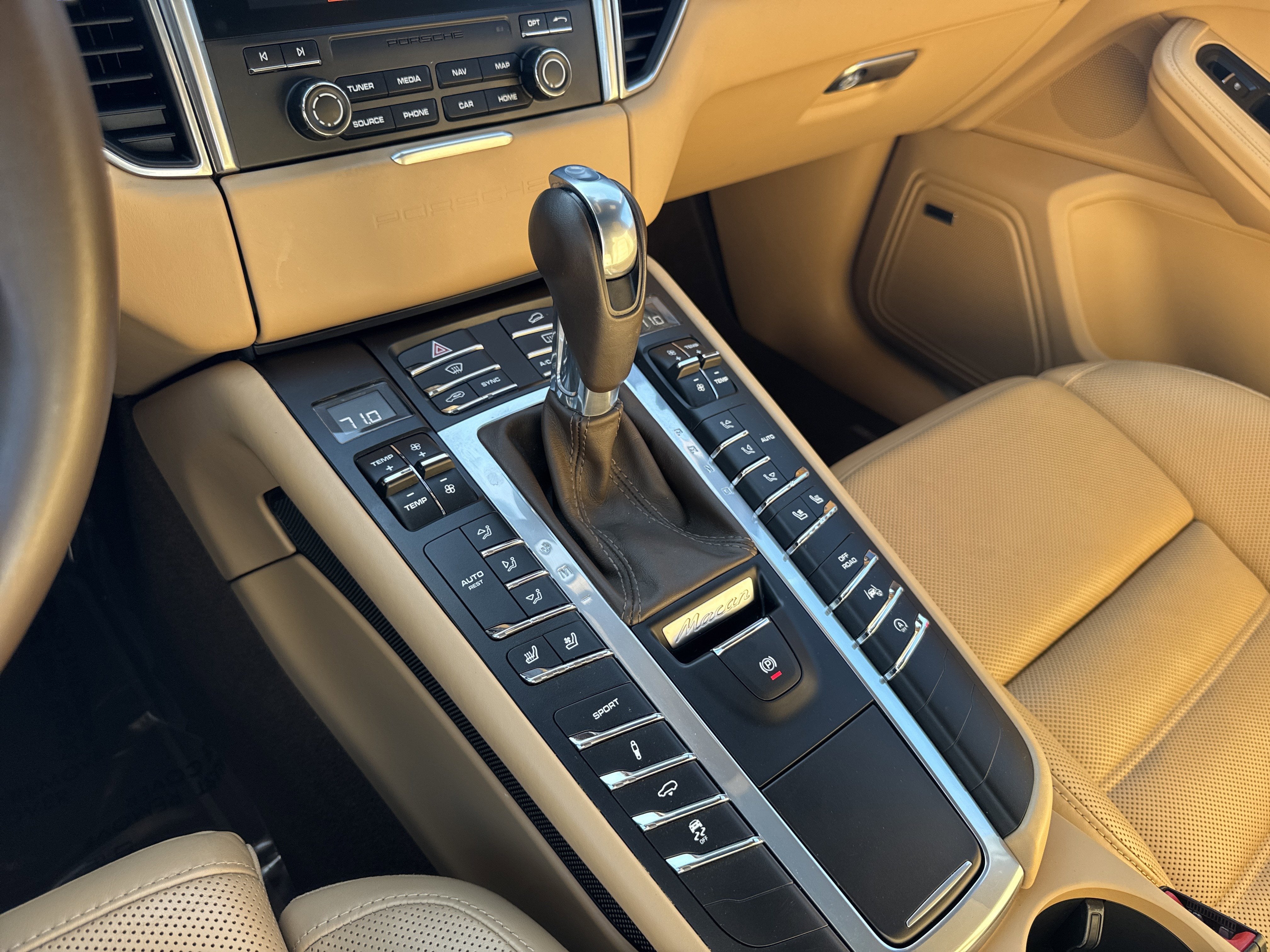 2018 Porsche Macan Turbo